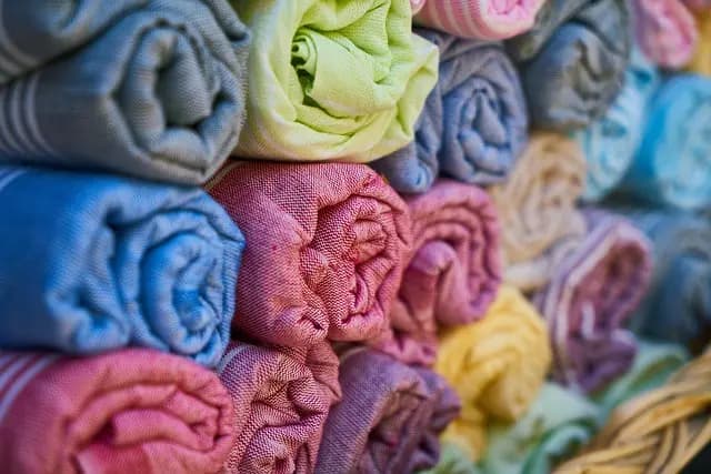10 astuces pour choisir le bon tissu pour votre atelier de mode