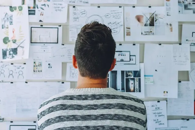 Comment intégrer des matériaux recyclés dans vos créations d'atelier de mode