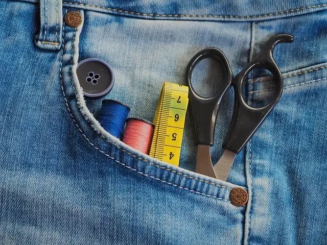 Les 10 accessoires incontournables pour votre Atelier de Mode